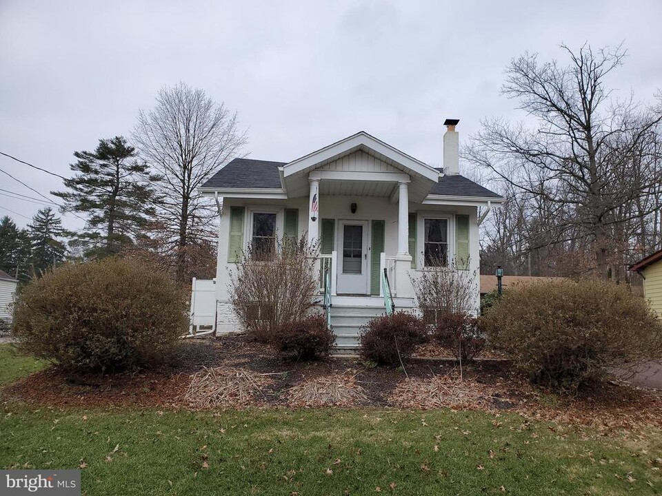 123 Clearfield Ave in Eagleville, PA - Building Photo