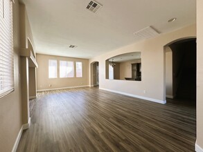 9416 Rock Garden Ct in Las Vegas, NV - Building Photo - Building Photo