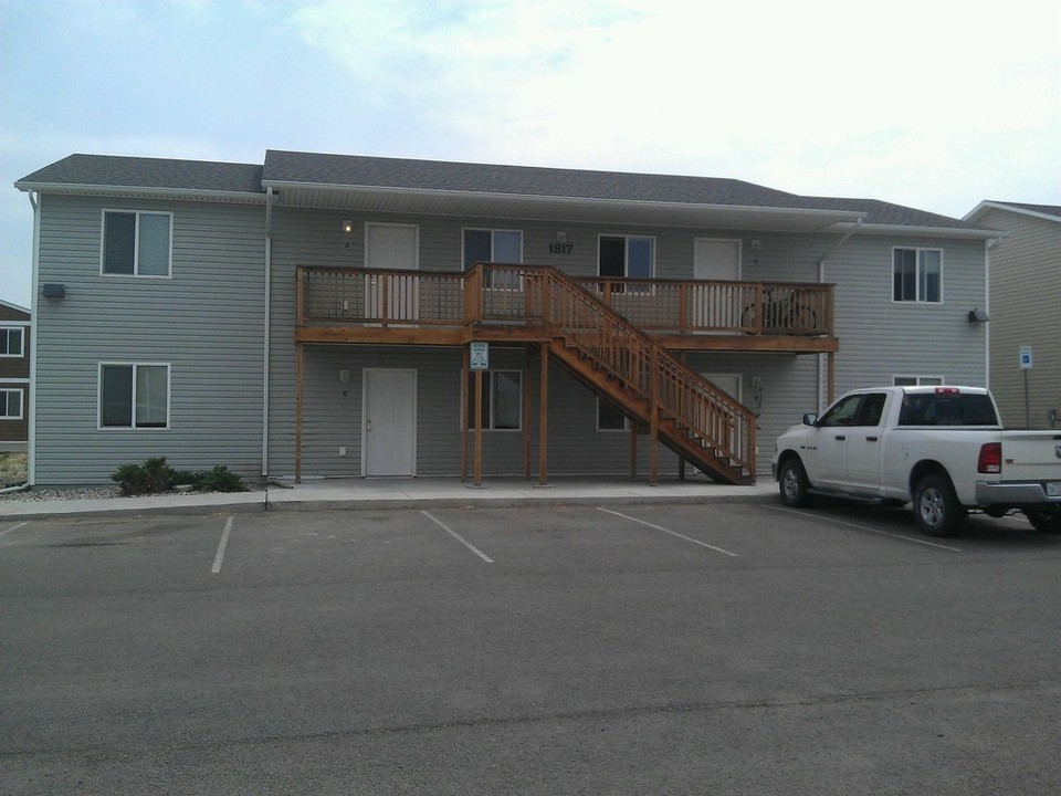 1817 S 10th St in Laramie, WY - Building Photo