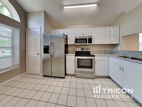 528 Little Lake Ct in Winter Haven, FL - Building Photo - Building Photo