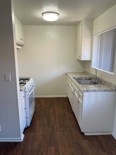2221 E Lenita Ln in Santa Ana, CA - Building Photo - Building Photo
