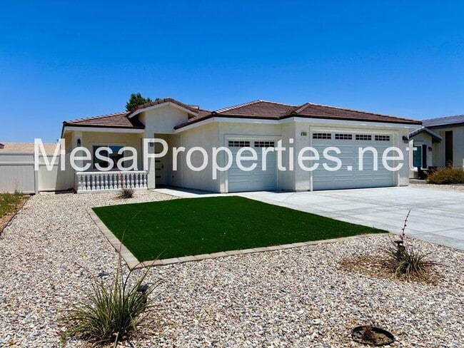 13555 Sea Gull Dr in Victorville, CA - Building Photo - Building Photo