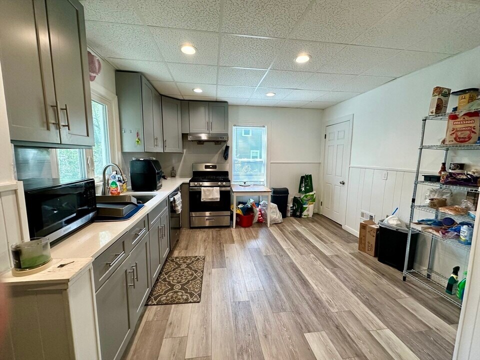 118 Josephine Ave, Unit 2 in Somerville, MA - Building Photo