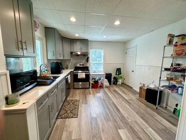 118 Josephine Ave, Unit 2