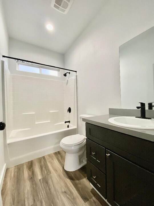 1022 Villa Way in Arcata, CA - Building Photo