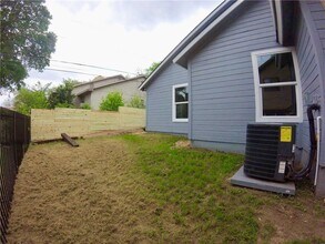 2003 Kirksey Dr in Austin, TX - Building Photo - Building Photo