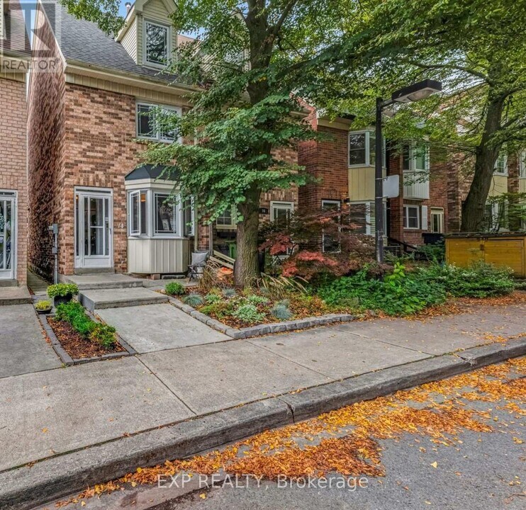 14 Lount St in Toronto, ON - Building Photo