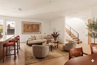 17852 Saticoy St in Los Angeles, CA - Building Photo - Building Photo