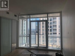770 Bay St. in Toronto, ON - Building Photo - Building Photo