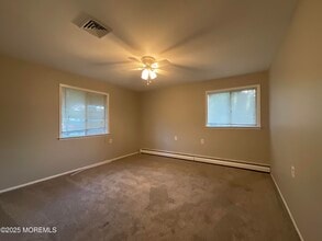 14 Arima Ct in Toms River, NJ - Foto de edificio - Building Photo