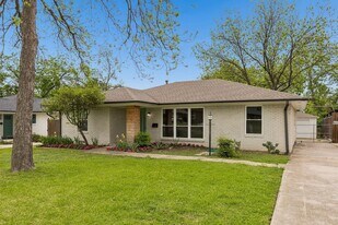 2812 San Medina Ave in Dallas, TX - Building Photo