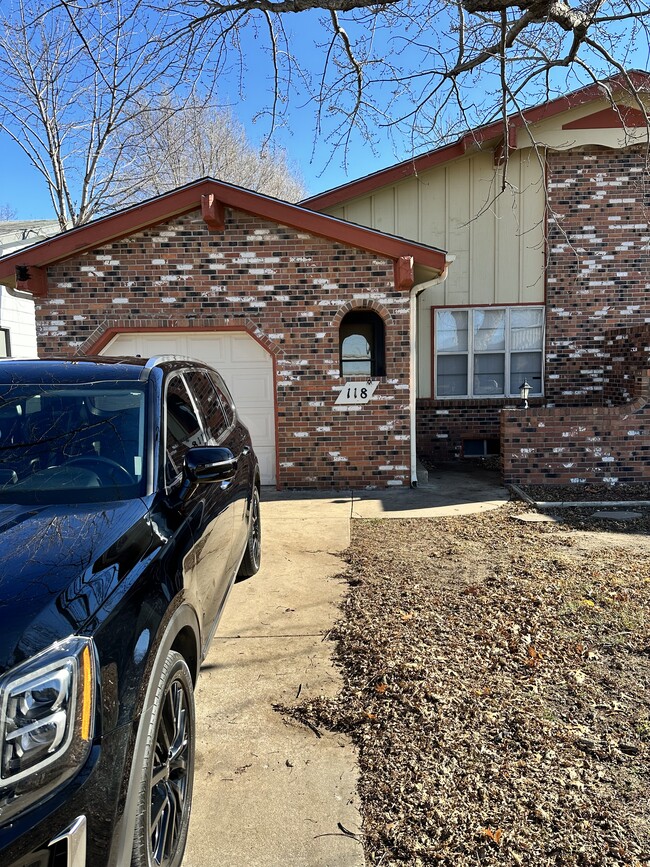 property at 118 S Mary Etta St