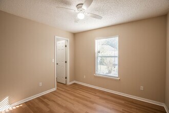 1456 Ellis Trace Dr W in Jacksonville, FL - Building Photo - Building Photo