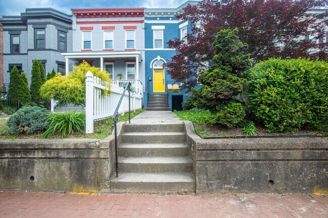 1417 North Carolina Ave NE in Washington, DC - Building Photo - Building Photo