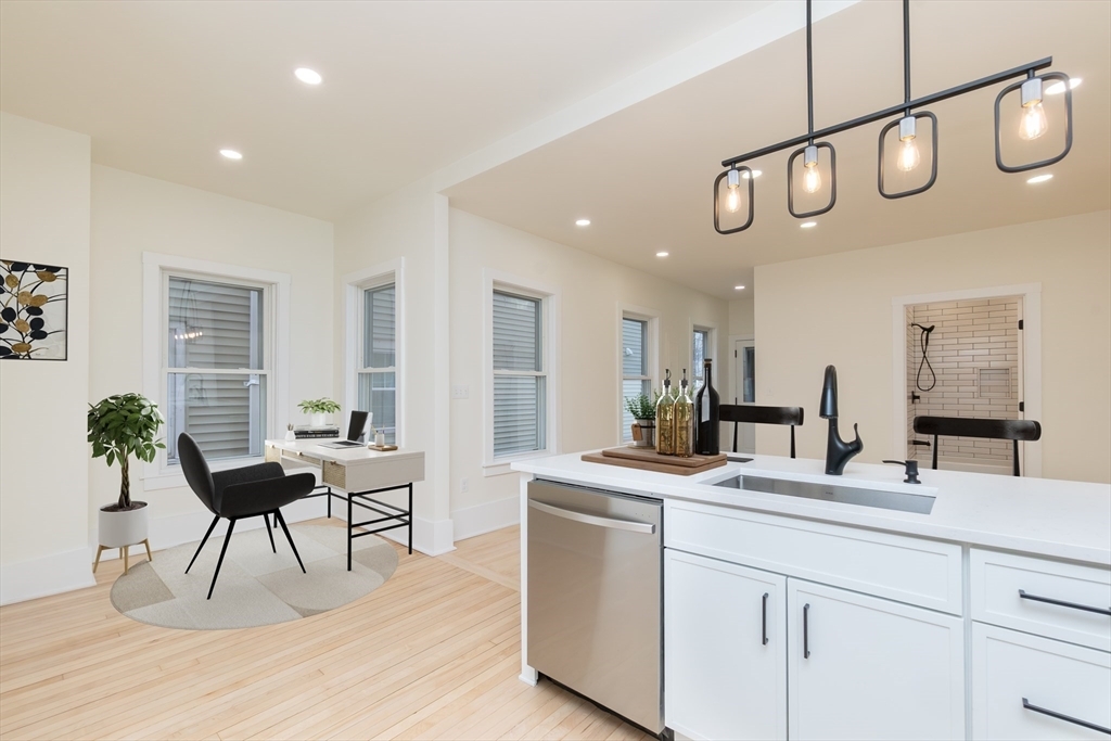 216 Princeton St in Boston, MA - Building Photo