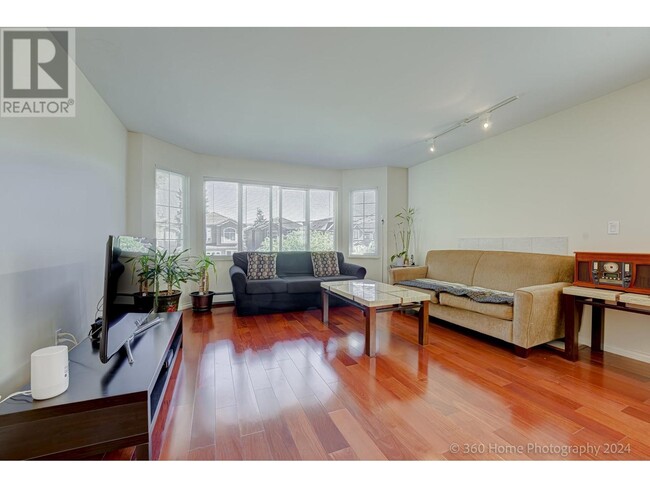 7XXX Holly St