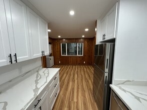 1743 S Fitch Mountain Rd in Healdsburg, CA - Building Photo - Building Photo