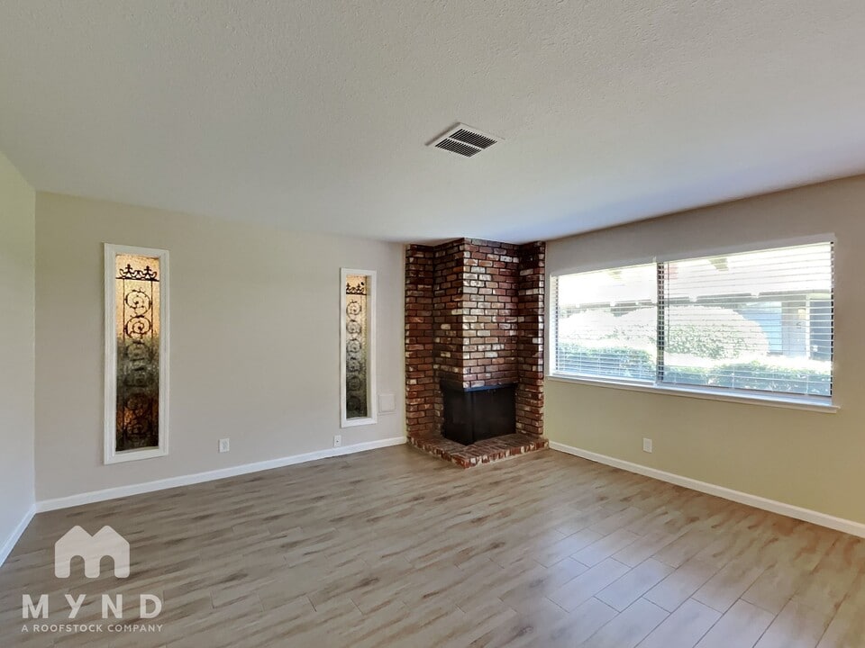 2336 Villanova Cir in Sacramento, CA - Building Photo