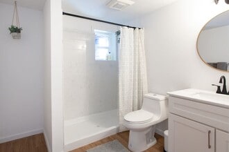 5116 Fresno Avenue A in Richmond, CA - Building Photo - Building Photo
