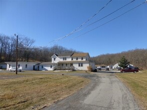 19 Quartz Ln, Unit 4 in Port Jervis, NY - Building Photo - Building Photo