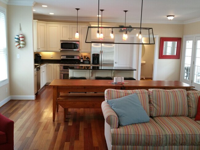 2326 Sea Shell Rd in Virginia Beach, VA - Building Photo - Building Photo