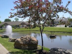 Pebblebrooke Villas in Basehor, KS - Foto de edificio - Building Photo