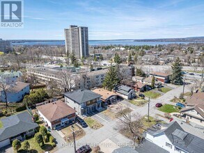 828 Maplewood Ave in Ottawa, ON - Building Photo - Building Photo