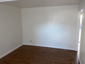 2108 Marshallfield Ln, Unit UnitBoftriplex in Redondo Beach, CA - Foto de edificio - Building Photo