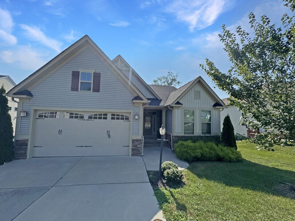8058 Arbor Ponds Terrace in New Kent, VA - Building Photo