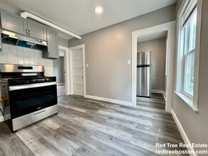 8 Mortimer Pl, Unit 2 in Somerville, MA - Building Photo - Building Photo