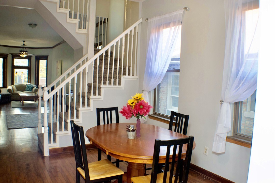 1460 W Huron St in Chicago, IL - Building Photo