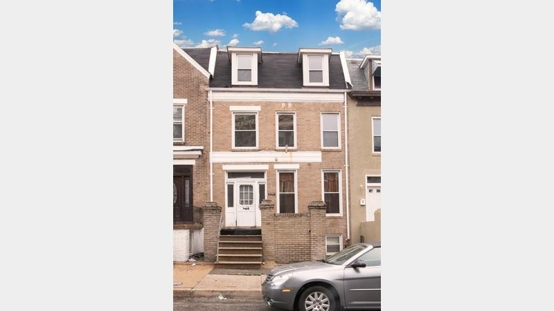 2449 N Calvert St in Baltimore, MD - Building Photo