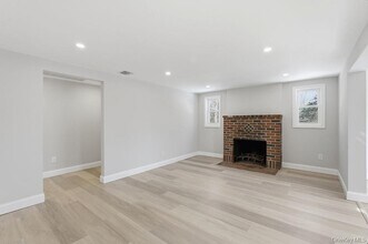 452 Montauk Hwy in East Quogue, NY - Building Photo - Building Photo