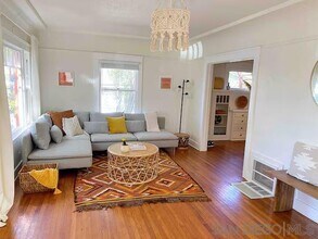 525 3rd St in Encinitas, CA - Building Photo - Building Photo