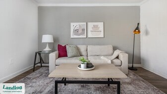 2030 Northcliffe Dr in Winston-Salem, NC - Building Photo