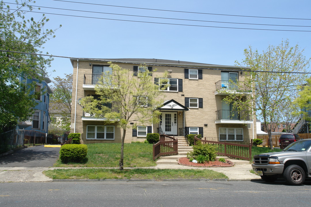 611 Asbury Ave in Asbury Park, NJ - Building Photo