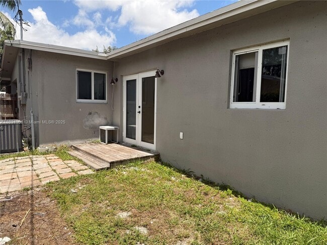 5660 Allen St in Hollywood, FL - Building Photo - Building Photo