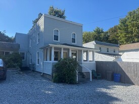 725 Park Ave in Huntington, NY - Building Photo