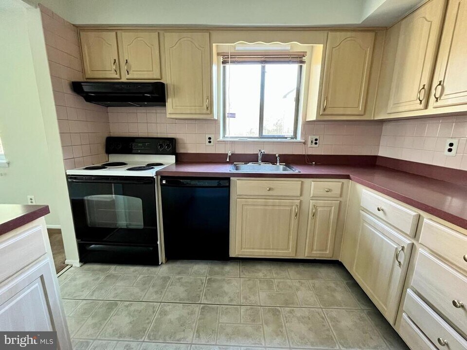 21 Alexander Ct in Voorhees Township, NJ - Building Photo