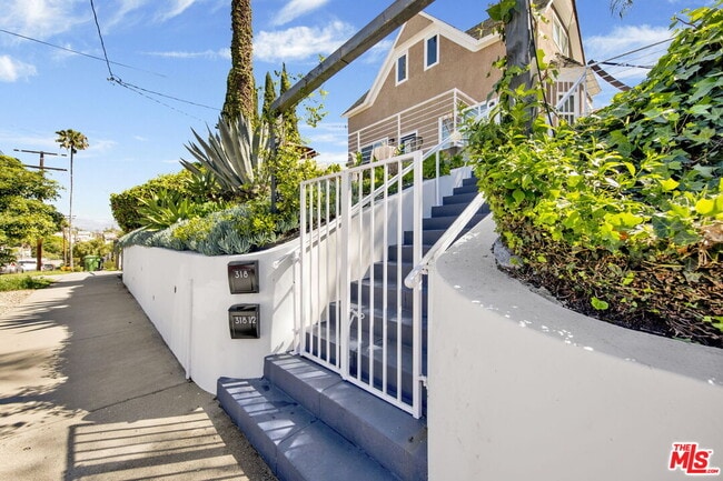 318 Parkman Ave in Los Angeles, CA - Building Photo - Building Photo