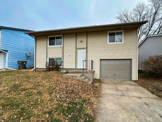 2130 Essex Rd in Lincoln, NE - Building Photo - Building Photo