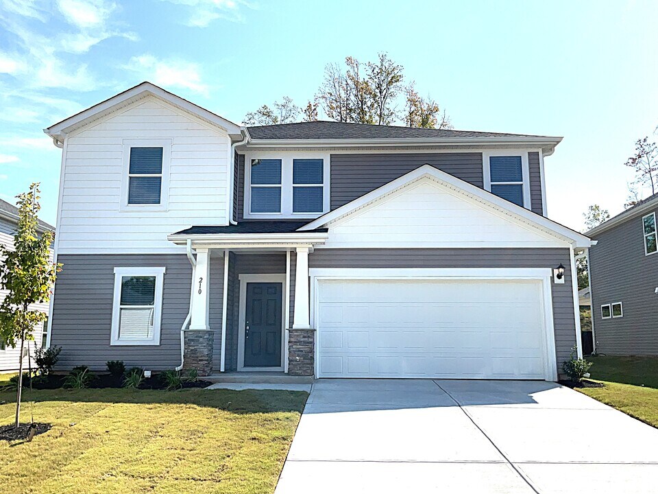210 Granby Trl in Easley, SC - Building Photo