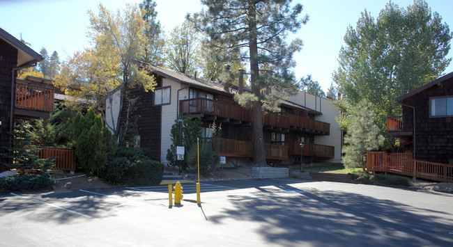 Snow Summit in Big Bear City, CA - Foto de edificio - Building Photo