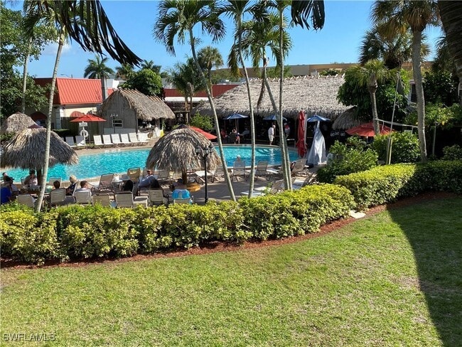 2555 Tamiami Trail N