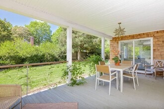 19 Three Mile Harbor Rd in East Hampton, NY - Building Photo - Building Photo