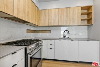 12431 Rochester Ave in Los Angeles, CA - Building Photo - Building Photo
