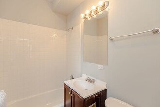 431 E Oakwood Blvd in Chicago, IL - Building Photo - Building Photo