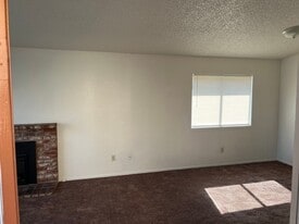 5113 Gaylene Ave in Bakersfield, CA - Building Photo