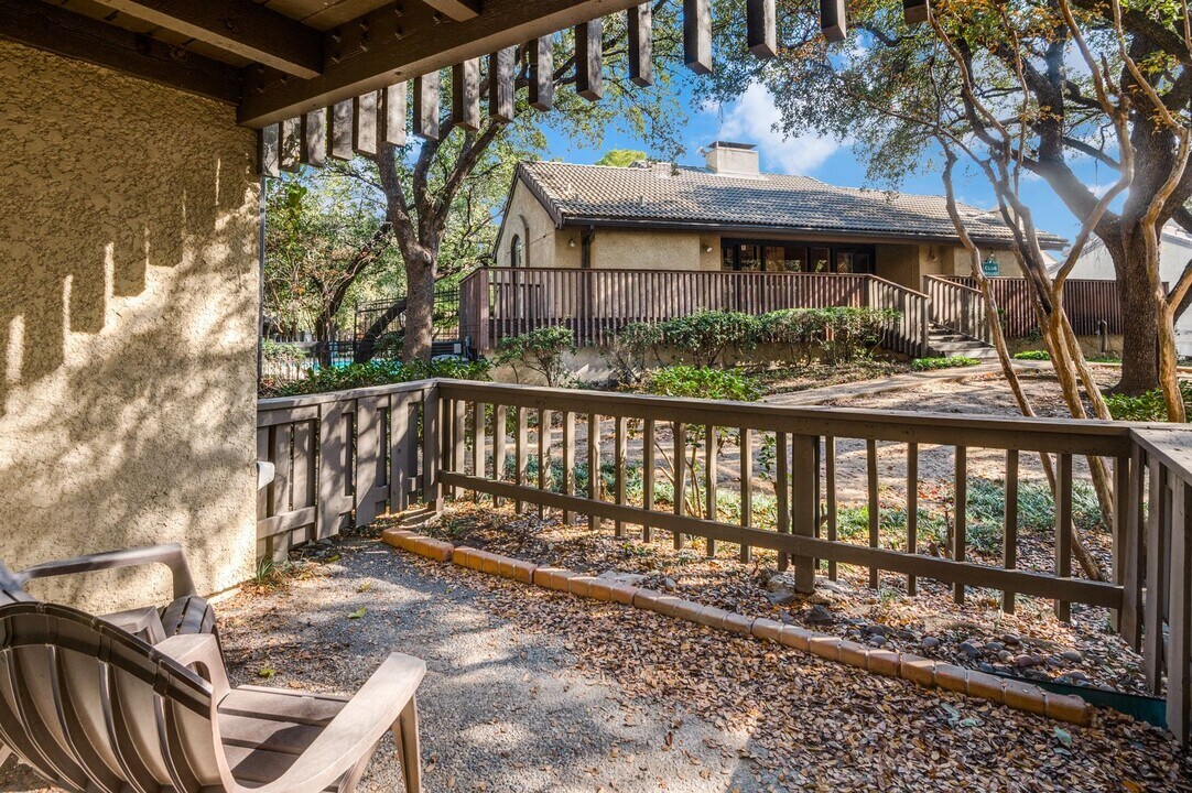 4535 N O'Connor in Irving, TX - Building Photo