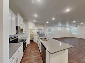 3126 N Vigo Ave in Star, ID - Foto de edificio - Building Photo